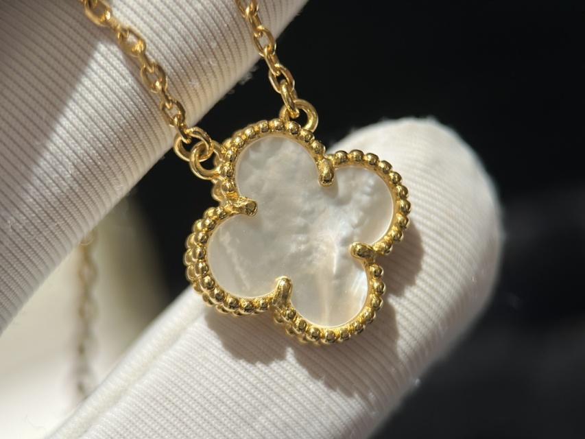 Beaded four-leaf clover necklace🍀
