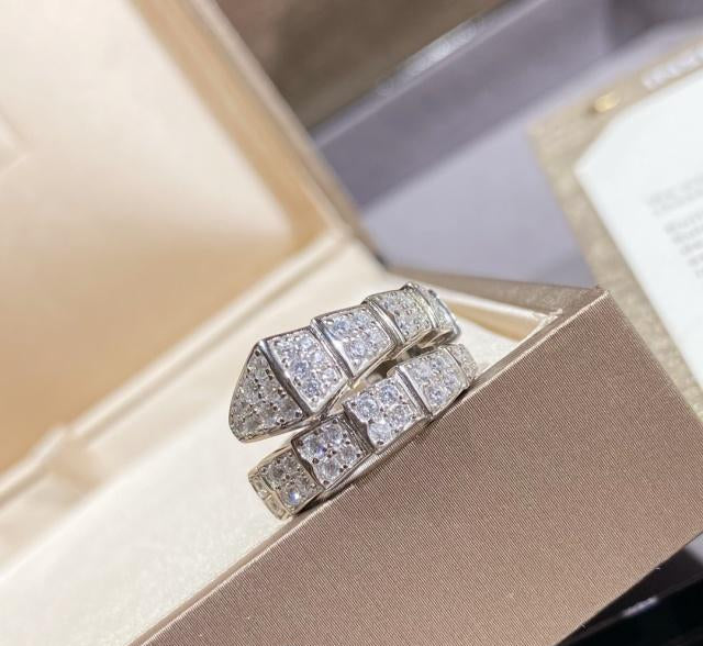 Wide single circle full diamond snake ring