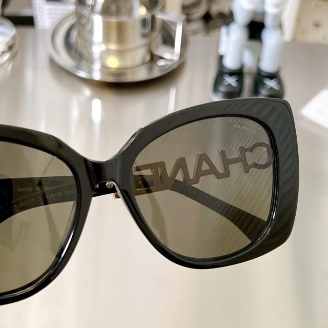 CH5422 sunglasses - gold logo