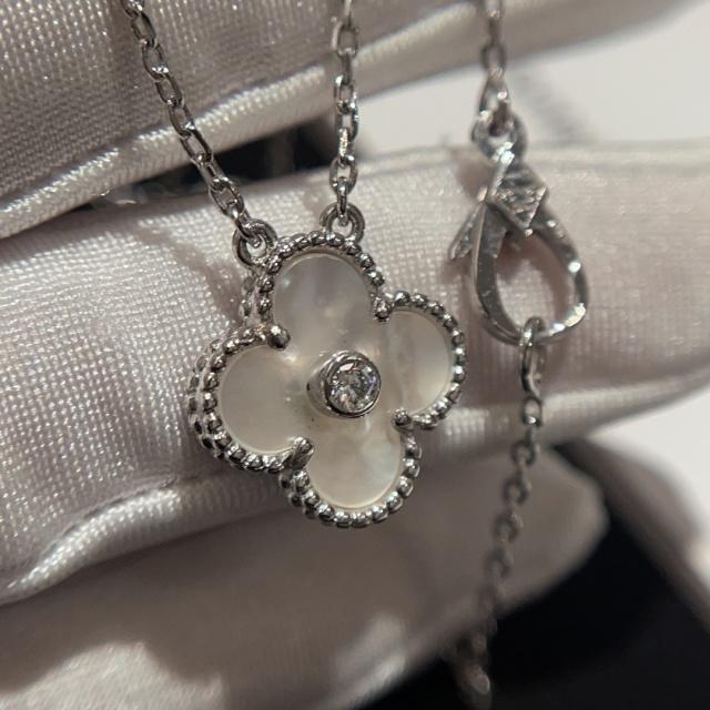 Beaded four-leaf gemstone necklace with diamonds